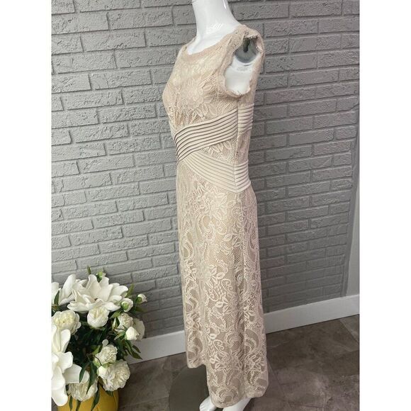 Women Cream Elegant Sleeveless Lace / Pleated Maxi Dress Size S - Picture 4 of 9